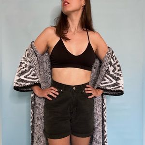 Size 6 (fits more like a 4)  high waisted black GAP shorts